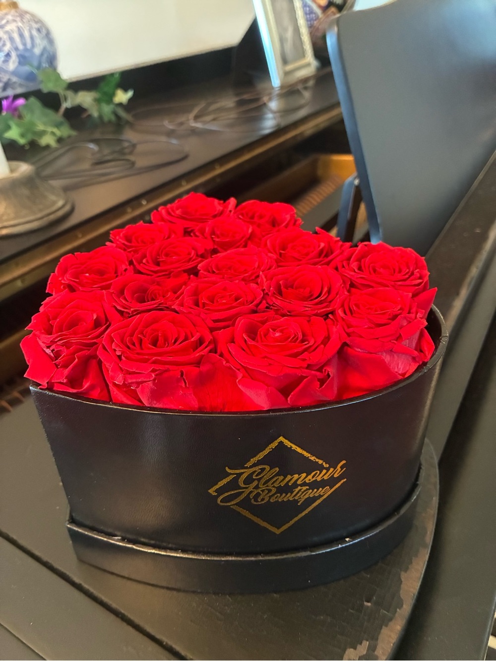 Glamour Boutique Heart Box of Red Roses 16 count - 🌹